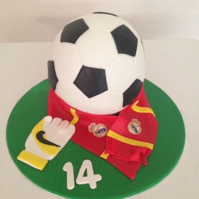 Tarta de fútbol en 3D personalizada Tarta de fútbol en 3D personalizada