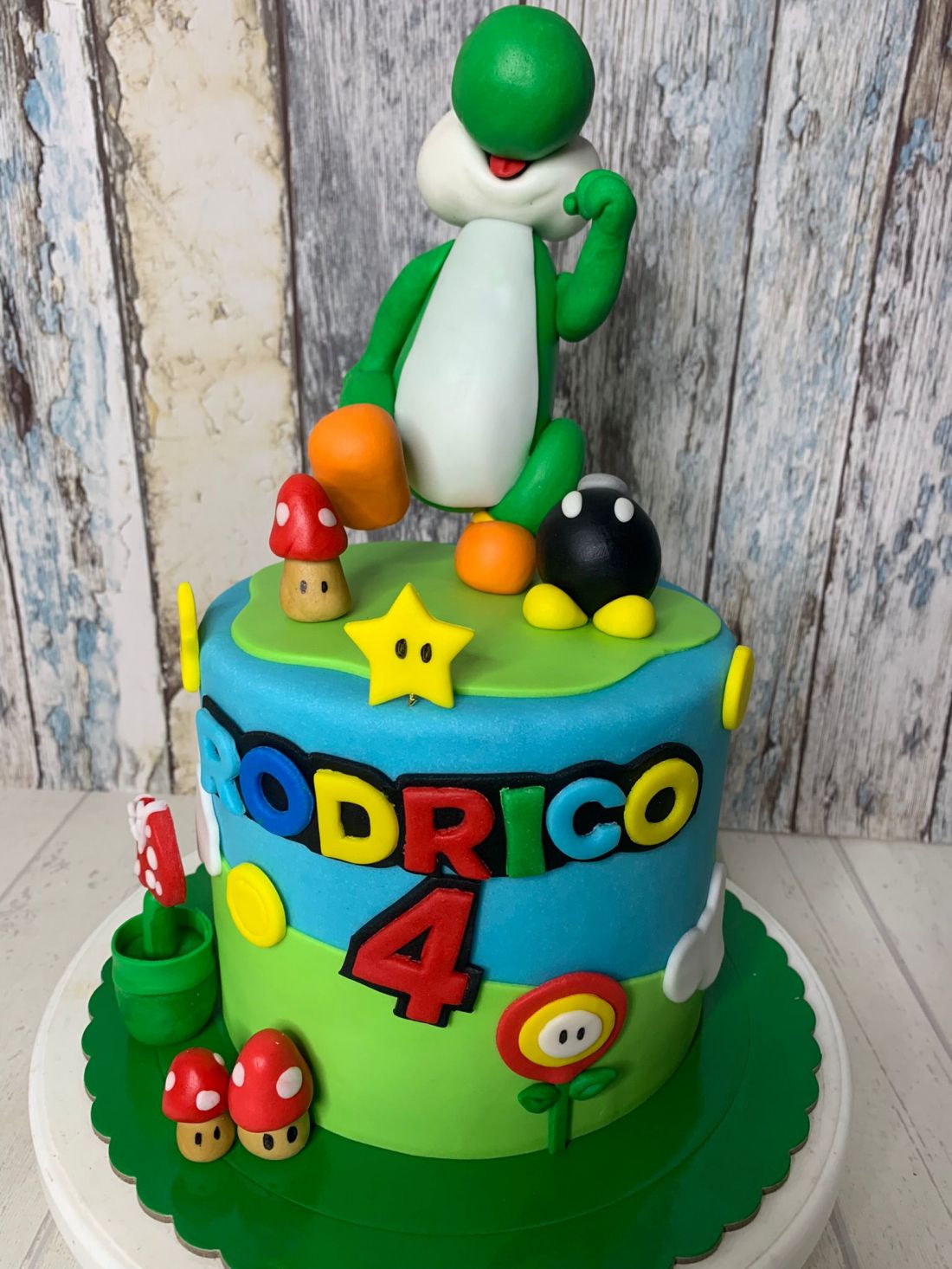 Tarta Yoshi frente