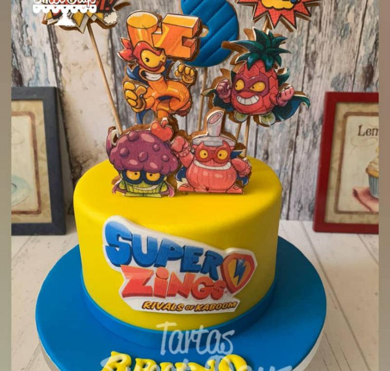 Tarta Super Zings en fondant 5 aniversario Bruno