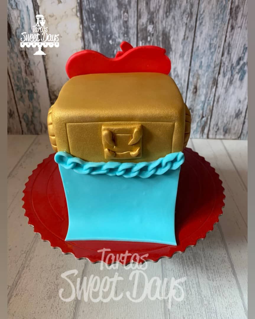 Tarta de superthings del personaje rail runner visto desde atrás