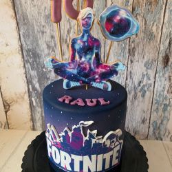 Tarta fiesta cumpleaños sorpresa fortnite galaxy cup