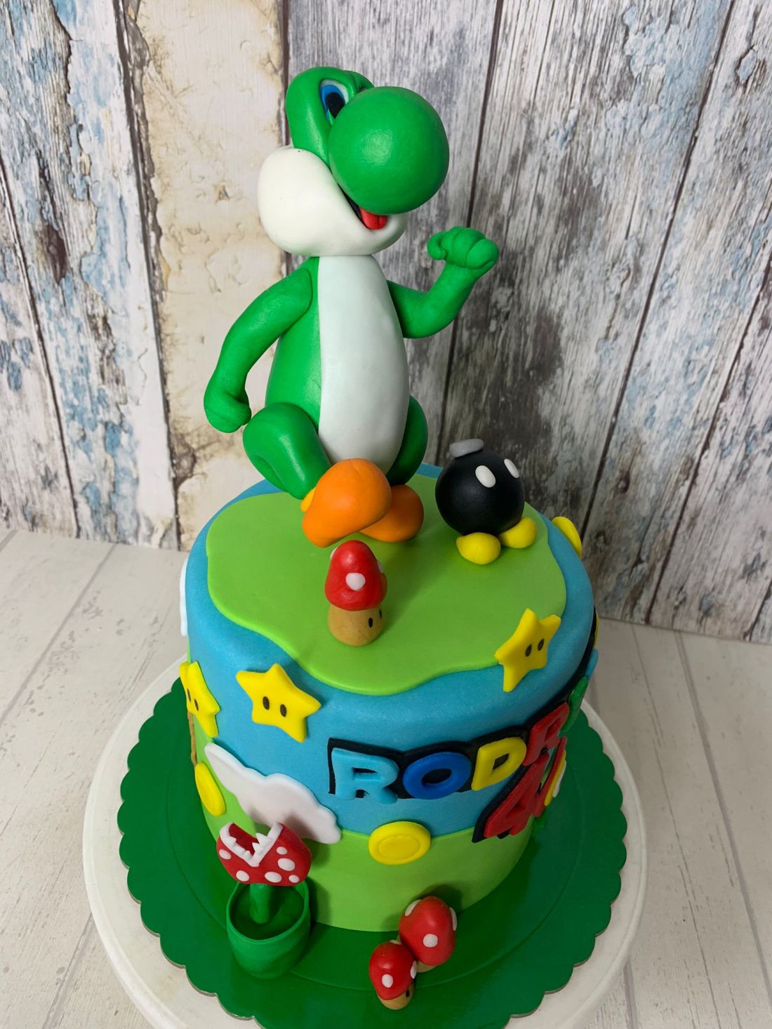 Tarta Yoshi izquierda