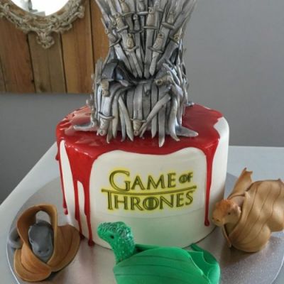 Tarta Juego de Tronos con dragones