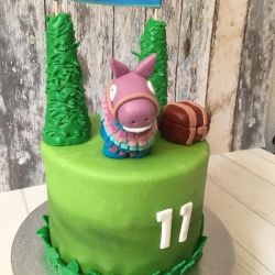 Tarta de la llama Fortnite rosa Madrid