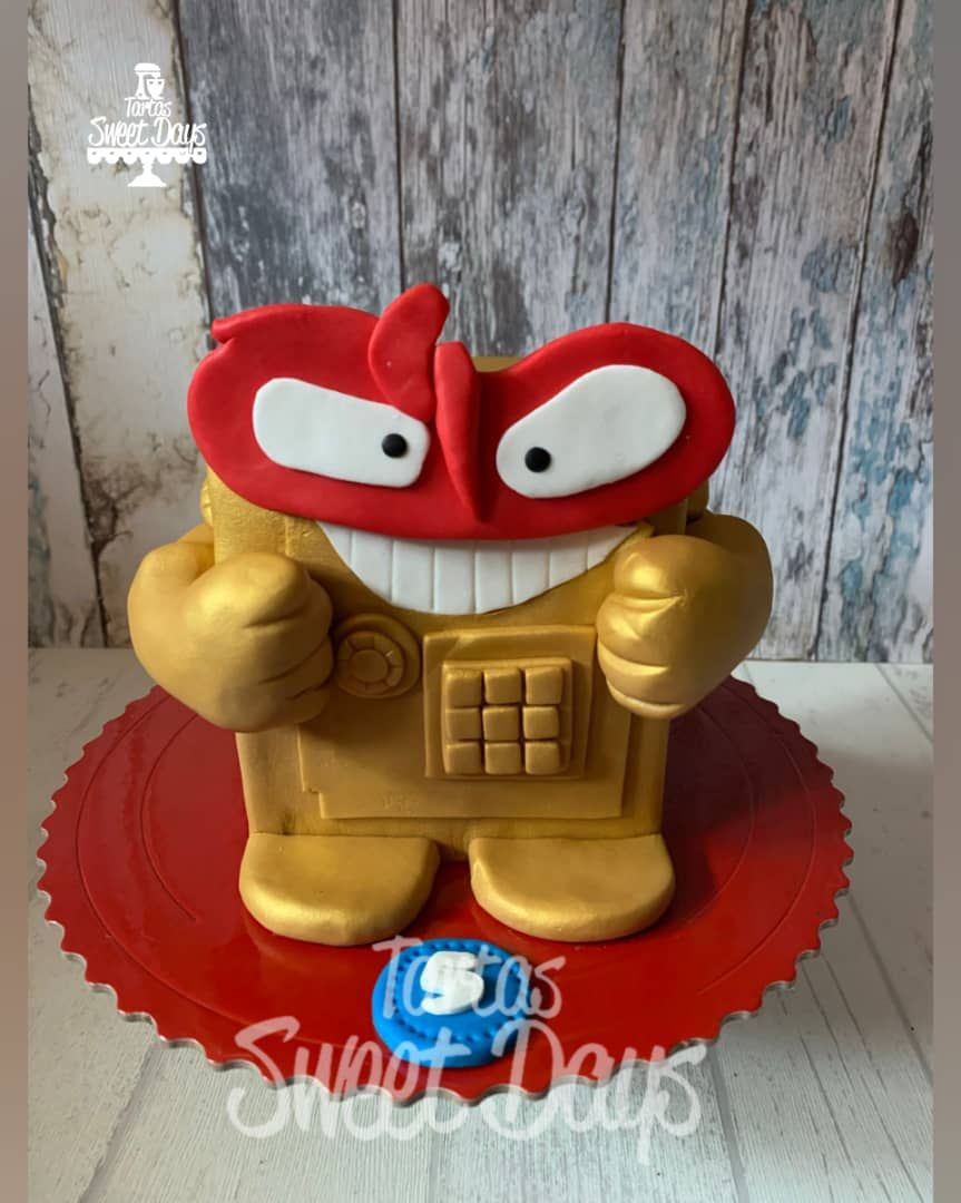 Personaje hecho en fondant de la serie super things rail runner