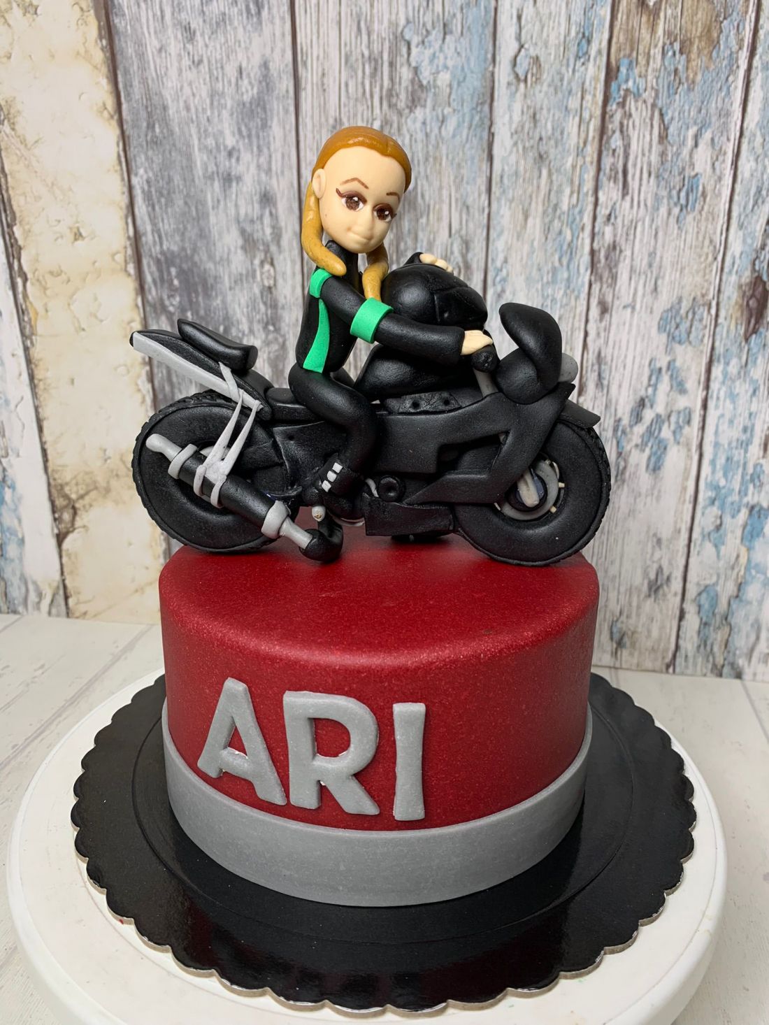 Tarta de moto en Madrid