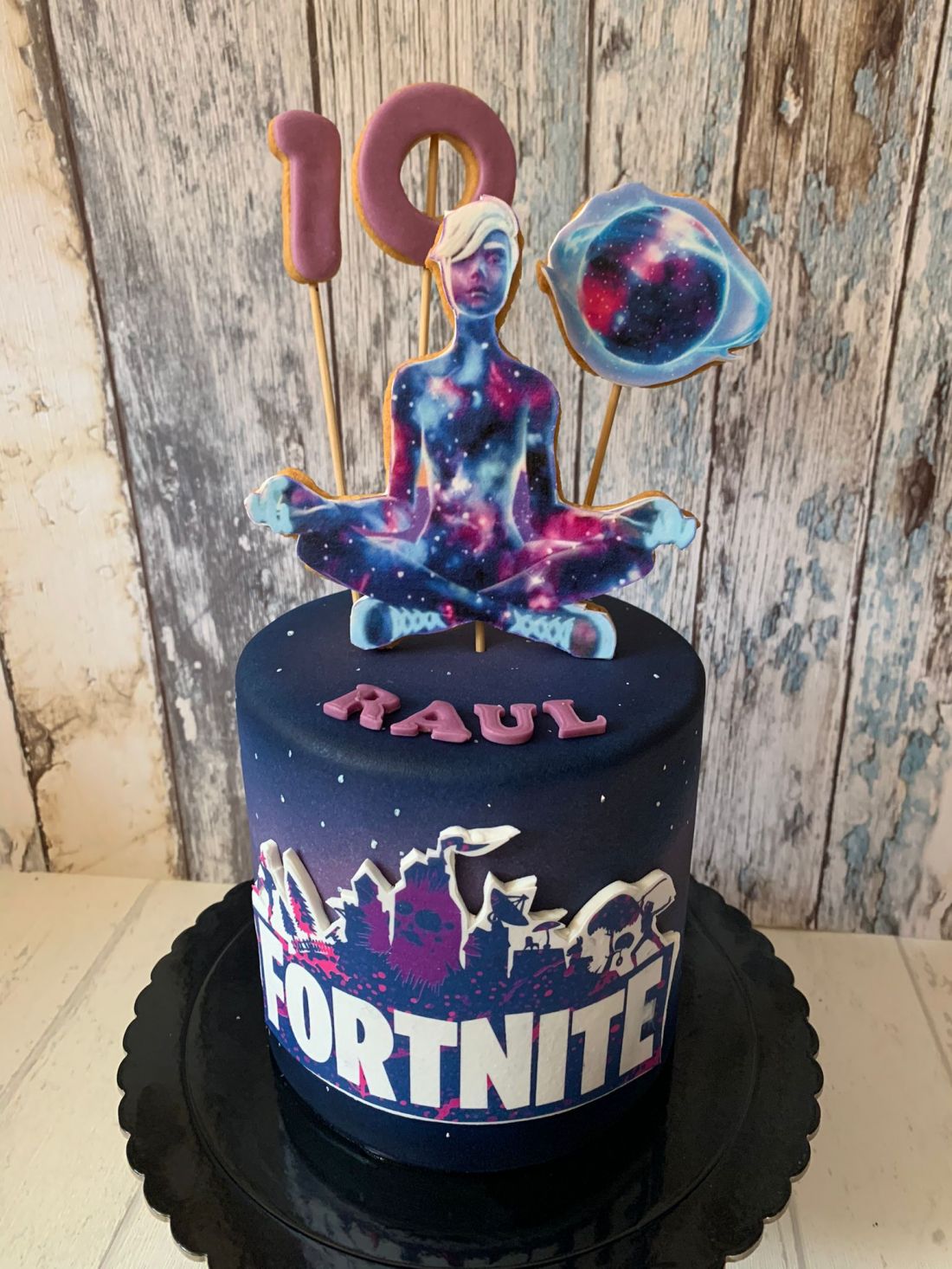 Tarta fiesta cumpleaños sorpresa fortnite galaxy cup