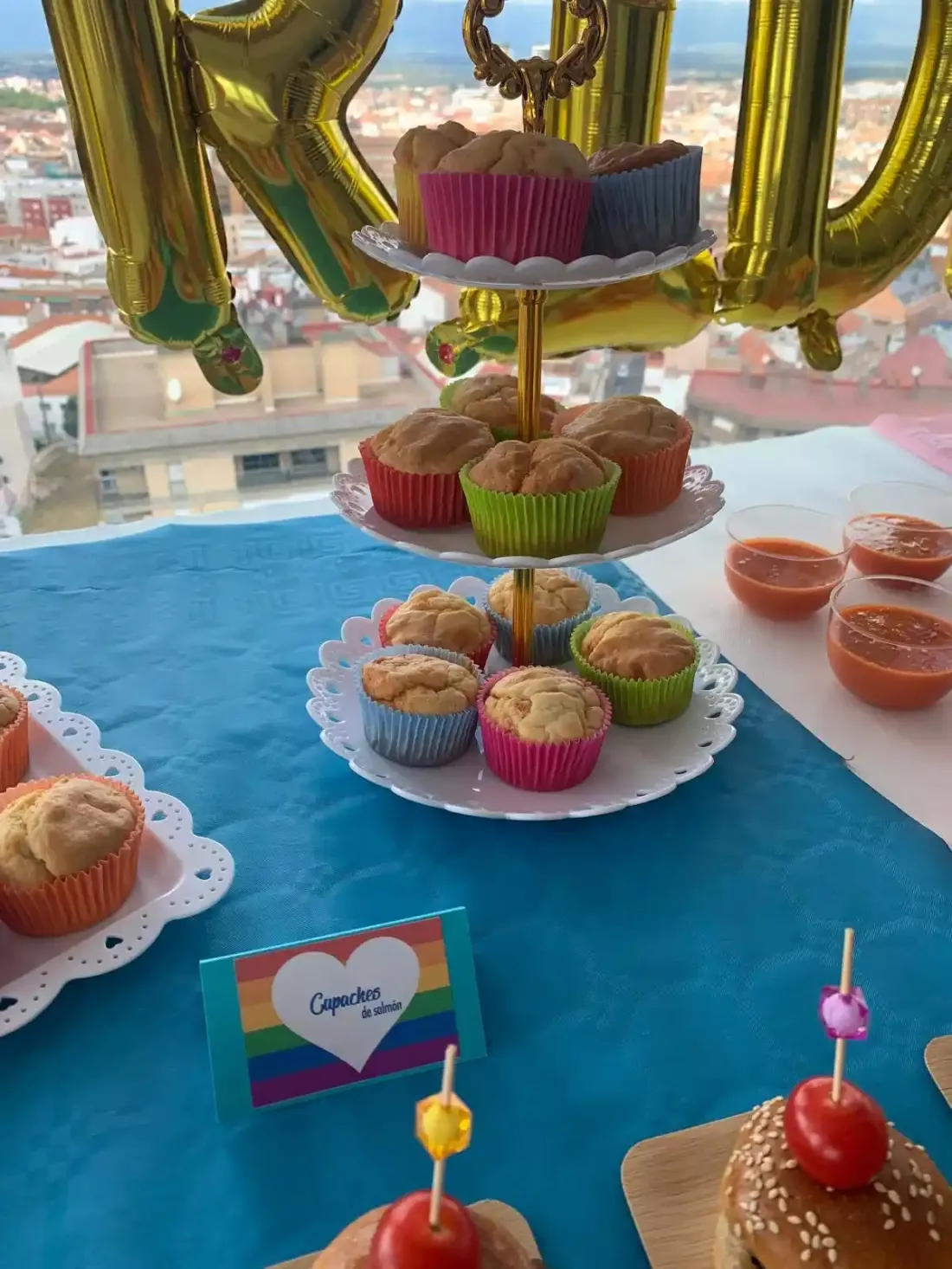 Cupcakes personalizados con temática LGTB color arcoiris