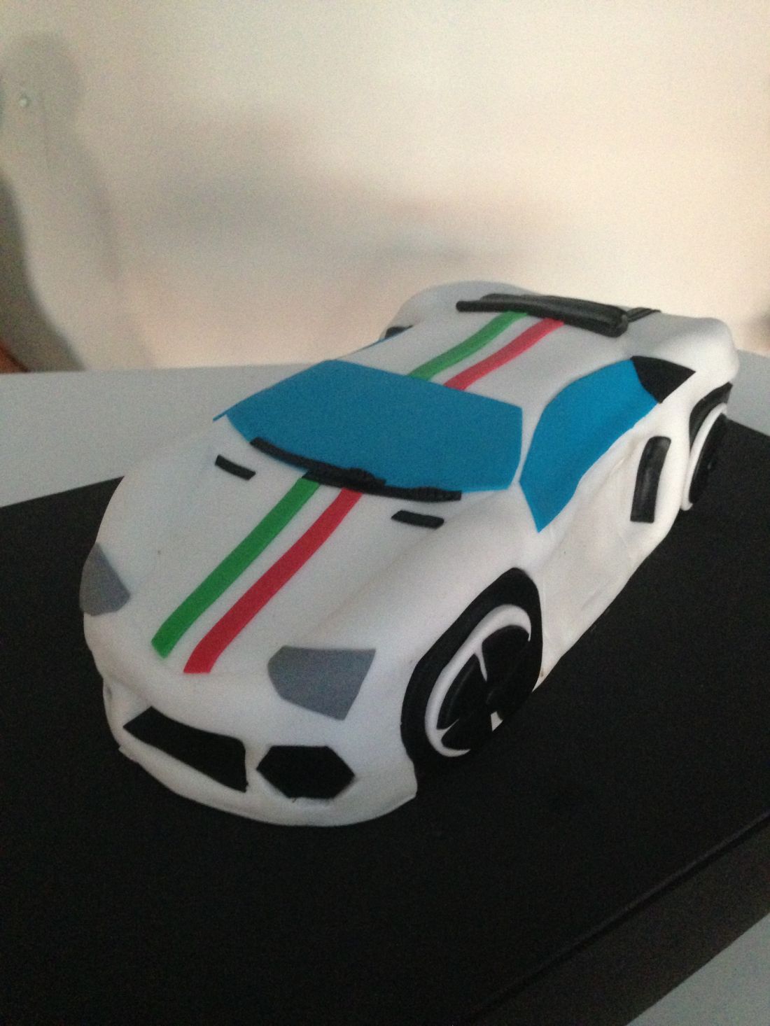 Tarta Coche ferrari blanco