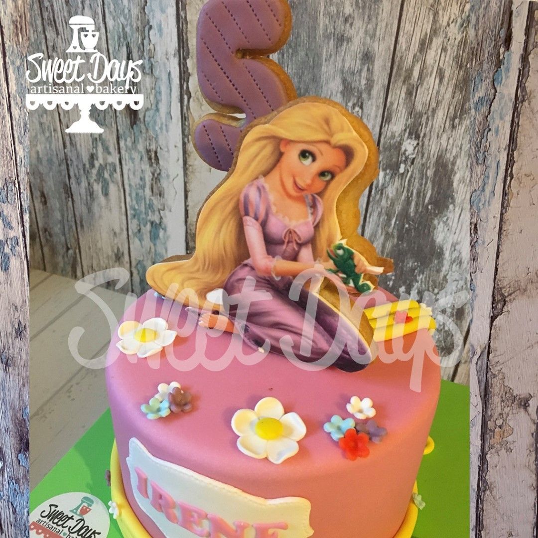 Tarta de Rapunzel personalizada en Madrid