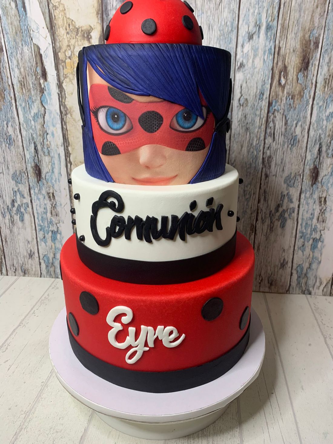 Tarta de comunión Ladybug