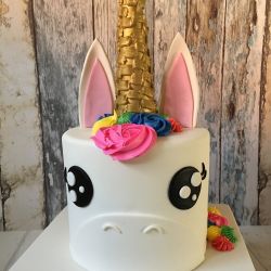 Tarta de unicornio de frente