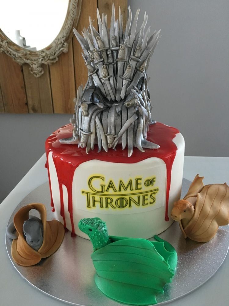 Tarta Juego de Tronos con dragones