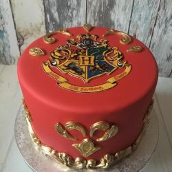 Escudo Hogwarts en tarta