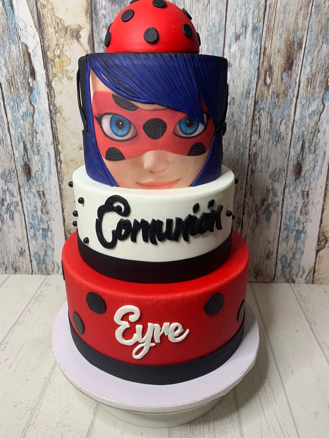 Tarta de comunión Ladybug